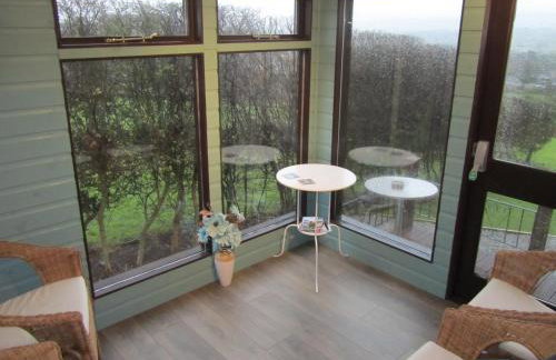 Oaklodge House - Photo 65