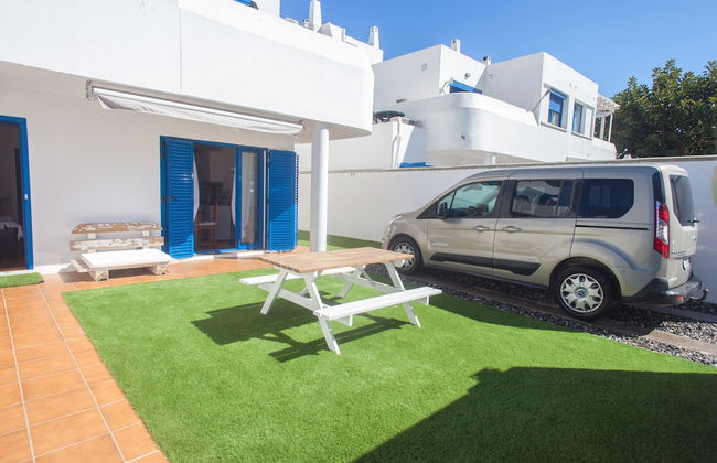 Beach House with garden - Photo 23