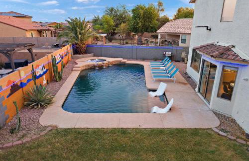 Chill and Relax Luxury Retreat with Pool Spa Game Room and Steam Room - Foto 4