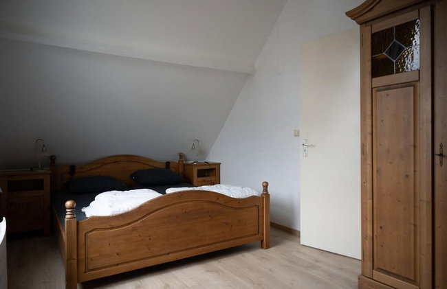 Appealing Bungalow With Garden - Photo 72