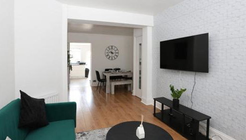 Modern 2 bed house in Enfield with private driveway parking - Foto 5