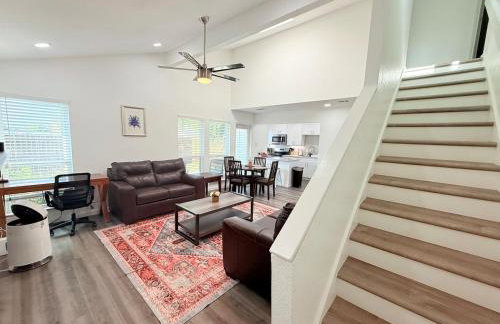 Arlington Entertainment District Home Purple Door - Foto 36