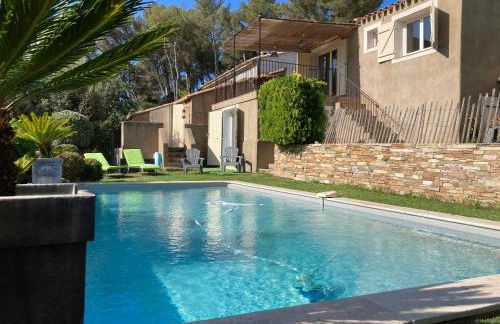 Maison ensoleillée au milieu des pins entre Marseille et Cassis - Foto 1