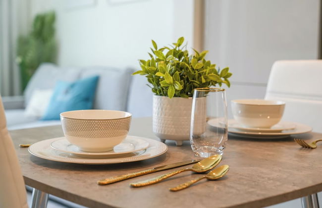 Yogi - Bright Apartment With Panoramic CityScape Views - Photo 15