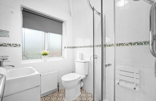 Stylish 3 Bedroom House - Parking - Garden - Great Barr - Netflix - Top Rated -121J - Foto 13