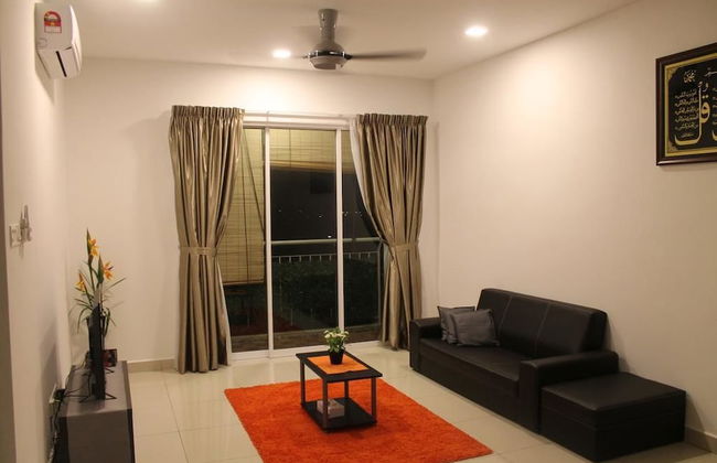 Cozy Crib at 7 Tree Seven Residence - Photo 13