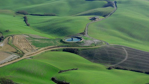 Tour de Volterra, el teatro de Bocelli y San Gimignano en minivan - Foto 2, Teatro del silencio
