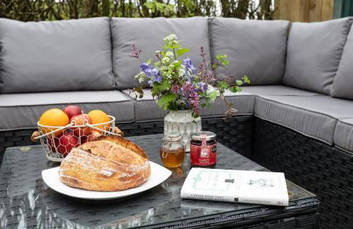 Scenery Hill Hideaways The Coach House Charming Retreat with Jacuzzi and BBQ Hut Near the Lake District - Foto 9