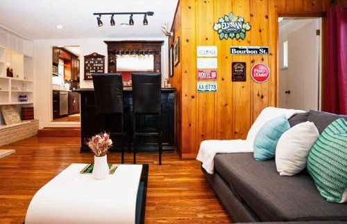 Cheerful 3BR Bar, Jacuzzi & Kids Treehouse - Foto 9