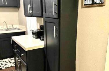 Short Walk to JSU Stadium, Hospitals, and Bars in Fondren - Foto 12