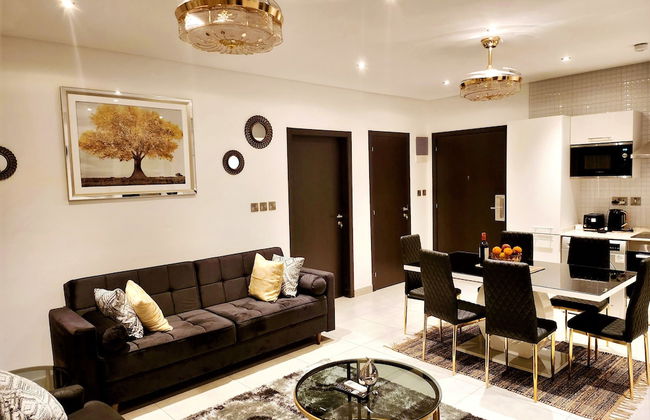 Chafford Suite-Douglas Luxury Apartments - Photo 6