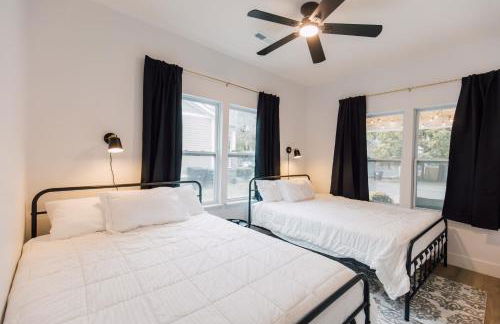 The Little Blue House - 1 King & 3 Queen beds - Foto 23