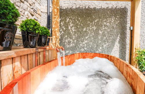 PEAK DISTRICT ROMANTIC Courtyard Loft, with Outdoor Japanese Whirlpool Bath - Foto 22