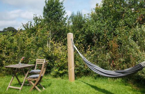Luxury Glamping Cabin with Outdoor Bath on Cornish Meadow - Photo 50
