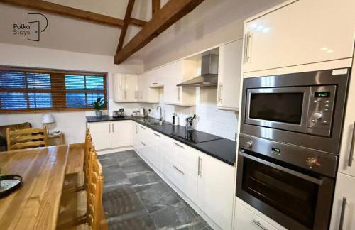 Old Corner Barn Lake District Escape by PolkaStays - Photo 10