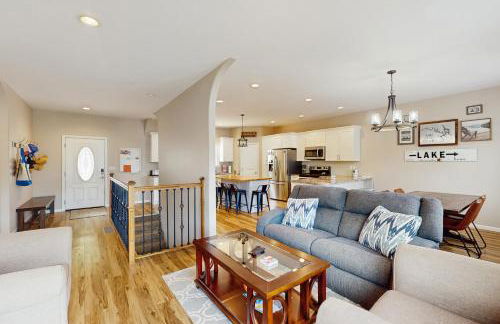 Fun on the Cove! Home with Dock and Foosball - Foto 6