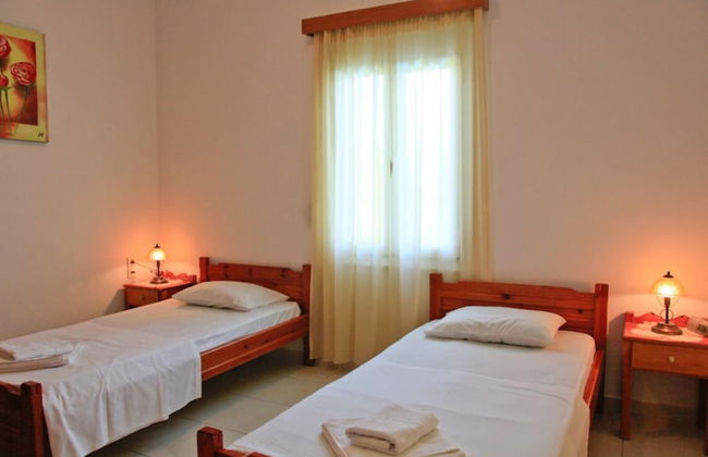 Villa Dimitris Large Private Pool Walk to Beach Sea Views A C Wifi Car Not Required Eco-frien - 1923 - Foto 14