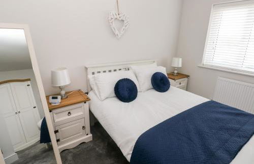 LunaRoxx, 6 Meadow Gardens, Kilgetty - Photo 14