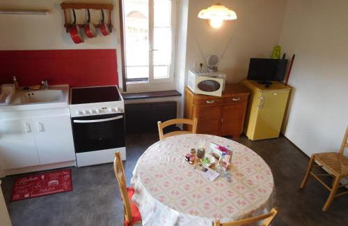 Évasion au cœur de Polignac : Charme et confort à deux pas du Puy-en-Velay - FR-1-582-382 - Foto 31