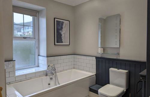 Pencartref Apartment - 4 Bedrooms, 3 Bathrooms, Sleeps 7-8 - Foto 12