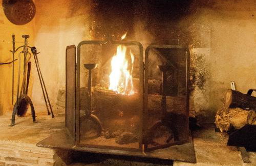 Spacious farmhouse with private heated pool in a rustic garden - Foto 39