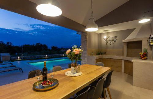 Amazing design villa Aeris with private pool, high level of privacy - WiiBuk - Foto 35