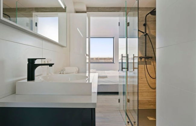 Spacious 3 Bedroom Apartment With Private Garage - Foto 40