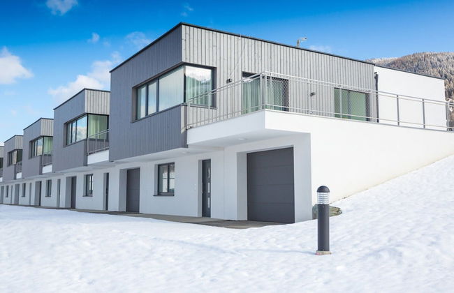 Pleasant Chalet on the ski Slopes - Photo 1