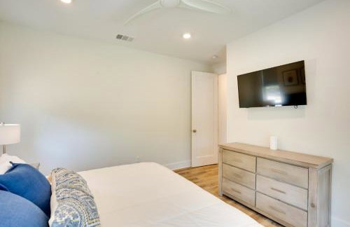 Relax Fireside! Waterfront Malakoff Home with Pool - Foto 16