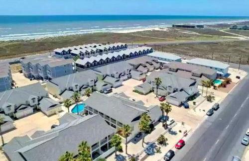 Spacious Home, Short Walk to Beach, Heated Pool! - Foto 9