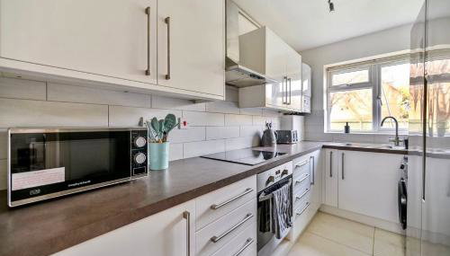 Serene 2 Bedroom Flat Free Off-Street Parking 1 ELWB Van Close to Tube - Foto 3