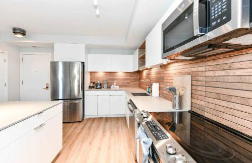 Urban 2BR Oasis with Scenic Rooftop and Gym - Foto 56