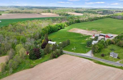 Charming Farmhouse Retreat - Foto 27