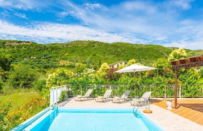 Villa Peach Large Private Pool Walk to Beach Sea Views A C Wifi Car Not Required - 2181 - Foto 11