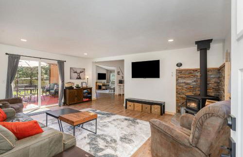 Bear’s Den Hideaway with Hot Tub - Foto 1