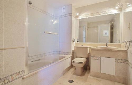 Matchroom Country Club Resort - Photo 30