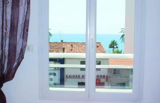 Comfy 2 min to Beach - AC - Photo 12