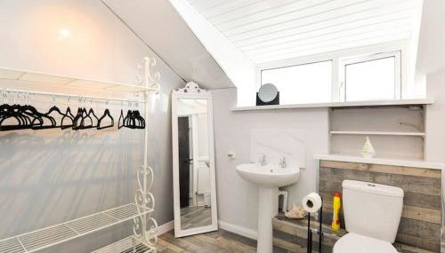 The Smugglers Hideout - Sleeps 4 - with HOT TUB - Foto 4