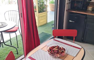 Le Petit Parisien- Bienvenue - Netflix - Terrasse - Parking - Porte de Paris - Climatisation - Guide visite à Paris OFFERT - Foto 8