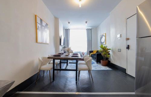 E10-1 Designer East Village Townhouse 1BR - Foto 8