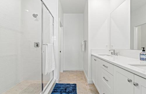 Beautiful Irvine Grand Park Community Cozy and Comfortable Home - Photo 6