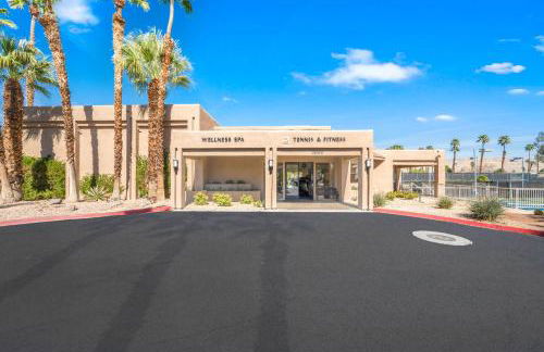 Midnights at the Oasis - Foto 39