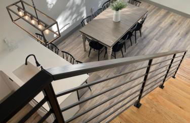 Main Street Farmhouse City Retreat by Hollyhock - Foto 9