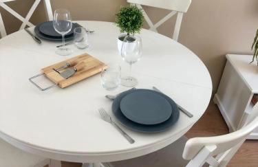 City Break-Quiet House with Private Patio - Foto 31