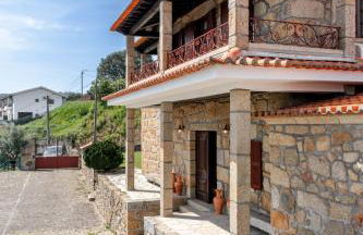 HostWise - Country Villa w/ Pool, Court & Views - Foto 57