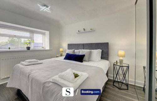 LastMinOffer 10pc Off I A Lovely Executive Home for Families or Contractors I A Lovely Garden and Parking Space I Wifi I Early check-in or Long Term Rates Available I SILVA Short Term Lets 4 out of 5 from over 650 stays - Photo 8