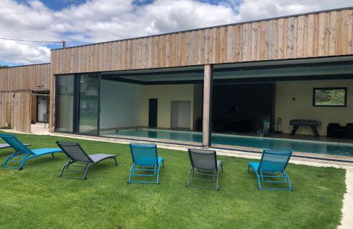 Logement @ 10 personnes avec piscine intérieure 31 degrés zoo de la FLECHE 24 h du Mans - Photo 18