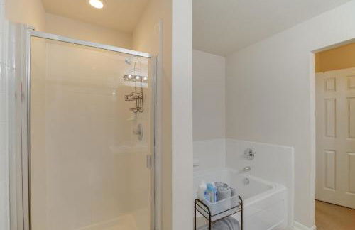 7 Mi to Downtown Baytown Spacious Home with Yard - Foto 18