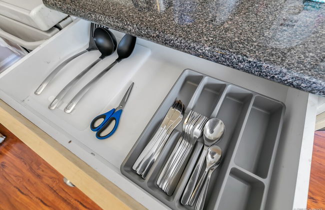 Bright 2 BR Private Suite by Elevate Rooms - Photo 11