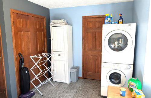 NEW! The Lighthouse - Cute, Large, and Lakefront! - Foto 34